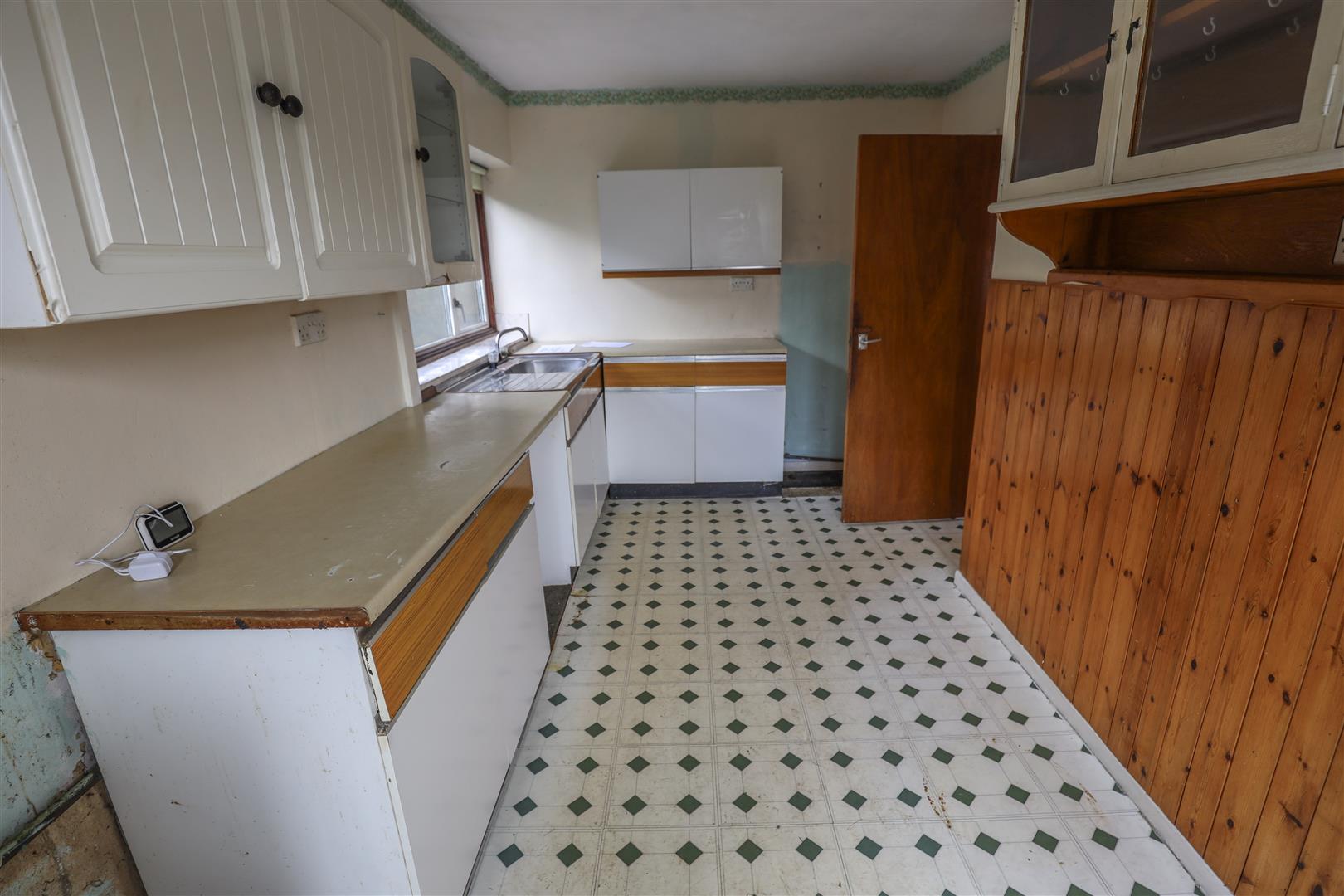 16 Wolfe Close, Cowbridge, Vale Of Glamorgan, CF71 7AZ